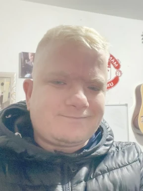 English men looking for love