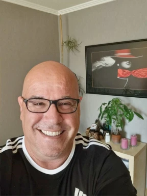 <span>I am Not premium member, 68</span>&nbsp;<span style='width: 25px; height: 16px; float: right; background-image: url(/bitmaps/flags_small/DE.PNG)'>&nbsp;</span><br><span>Hamburg, Germany</span>&nbsp;<input type='button' class='joinbtn' style='float: right' value='JOIN NOW' />