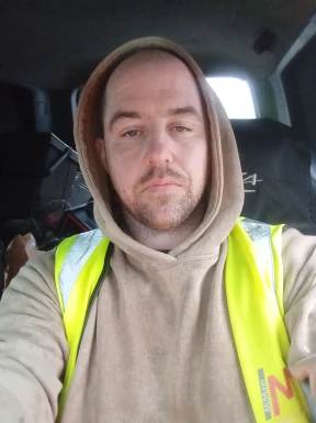 <span>John, 37</span>&nbsp;<span style='width: 25px; height: 16px; float: right; background-image: url(/bitmaps/flags_small/IE.PNG)'>&nbsp;</span><br><span>Dublin, Irlande</span>&nbsp;<input type='button' class='joinbtn' style='float: right' value='JOIN NOW' />