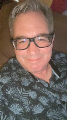 <span>John, 55</span>&nbsp;<span style='width: 25px; height: 16px; float: right; background-image: url(/bitmaps/flags_small/US.PNG)'>&nbsp;</span><br><span>Prior Lake, Stany Zjednoczone</span>&nbsp;<input type='button' class='joinbtn' style='float: right' value='JOIN NOW' />