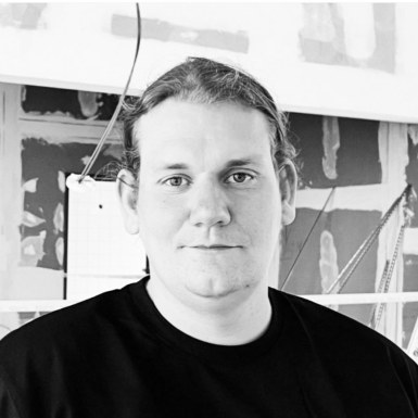 <span>Paul, 40</span>&nbsp;<span style='width: 25px; height: 16px; float: right; background-image: url(/bitmaps/flags_small/DE.PNG)'>&nbsp;</span><br><span>Erfurt, Alemanha</span>&nbsp;<input type='button' class='joinbtn' style='float: right' value='JOIN NOW' />