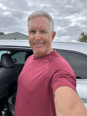 <span>Patrick, 62</span>&nbsp;<span style='width: 25px; height: 16px; float: right; background-image: url(/bitmaps/flags_small/US.PNG)'>&nbsp;</span><br><span>Greensboro, Estados Unidos de América</span>&nbsp;<input type='button' class='joinbtn' style='float: right' value='JOIN NOW' />