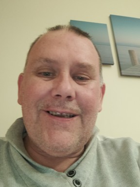 English men looking for love