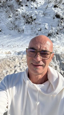 <span>Jürgen, 56</span>&nbsp;<span style='width: 25px; height: 16px; float: right; background-image: url(/bitmaps/flags_small/AT.PNG)'>&nbsp;</span><br><span>Bregenz, Австрия</span>&nbsp;<input type='button' class='joinbtn' style='float: right' value='JOIN NOW' />