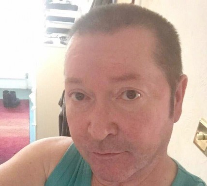 <span>Steven, 60</span> <span style='width: 25px; height: 16px; float: right; background-image: url(/bitmaps/flags_small/UK.PNG)'> </span><br><span>Sheffield, United Kingdom</span> <input type='button' class='joinbtn' style='float: right' value='JOIN NOW' />