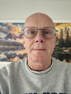 <span>Bo, 61</span>&nbsp;<span style='width: 25px; height: 16px; float: right; background-image: url(/bitmaps/flags_small/SE.PNG)'>&nbsp;</span><br><span>Vaestervik, Suecia</span>&nbsp;<input type='button' class='joinbtn' style='float: right' value='JOIN NOW' />