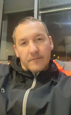 <span>Philippe , 52</span>&nbsp;<span style='width: 25px; height: 16px; float: right; background-image: url(/bitmaps/flags_small/FR.PNG)'>&nbsp;</span><br><span>Meaux, Francia</span>&nbsp;<input type='button' class='joinbtn' style='float: right' value='JOIN NOW' />