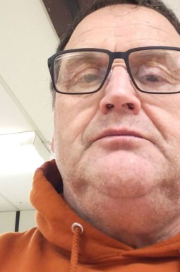 Canadian men looking for love