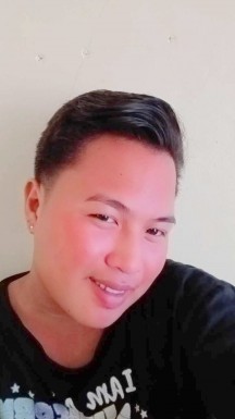 <span>Rainjie, 24</span> <span style='width: 25px; height: 16px; float: right; background-image: url(/bitmaps/flags_small/PH.PNG)'> </span><br><span>Mandaluyong, Philippinen</span> <input type='button' class='joinbtn' style='float: right' value='JOIN NOW' />
