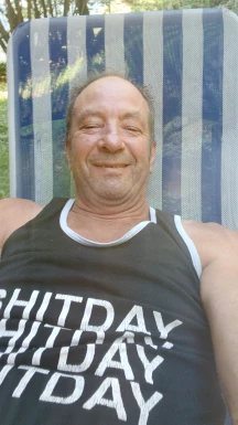 <span>David, 60</span> <span style='width: 25px; height: 16px; float: right; background-image: url(/bitmaps/flags_small/CH.PNG)'> </span><br><span>Bangkok, Швейцарія</span> <input type='button' class='joinbtn' style='float: right' value='JOIN NOW' />