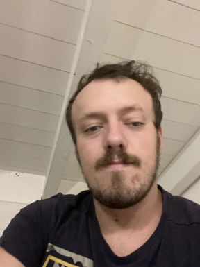 <span>Sacha, 26</span>&nbsp;<span style='width: 25px; height: 16px; float: right; background-image: url(/bitmaps/flags_small/CH.PNG)'>&nbsp;</span><br><span>Davos, Швейцарія</span>&nbsp;<input type='button' class='joinbtn' style='float: right' value='JOIN NOW' />