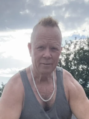 American men looking for love