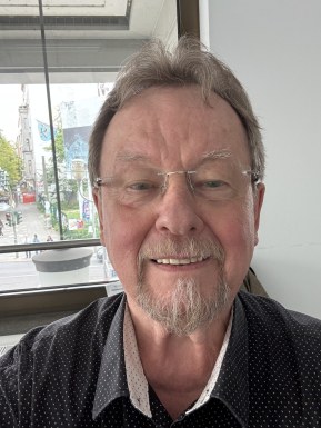 <span>Peter, 76</span> <span style='width: 25px; height: 16px; float: right; background-image: url(/bitmaps/flags_small/DE.PNG)'> </span><br><span>Berlin, Germany</span> <input type='button' class='joinbtn' style='float: right' value='JOIN NOW' />