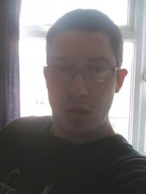 English men looking for love