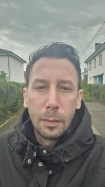 <span>Nicolas, 40</span>&nbsp;<span style='width: 25px; height: 16px; float: right; background-image: url(/bitmaps/flags_small/FR.PNG)'>&nbsp;</span><br><span>Nancy, 法国</span>&nbsp;<input type='button' class='joinbtn' style='float: right' value='JOIN NOW' />