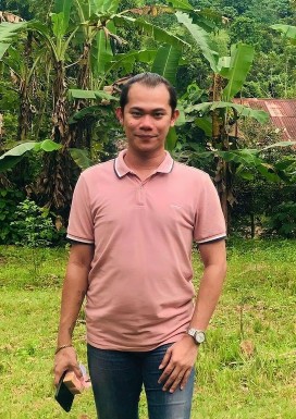 <span>Rey, 30</span> <span style='width: 25px; height: 16px; float: right; background-image: url(/bitmaps/flags_small/PH.PNG)'> </span><br><span>Puerto Prin, Philippines</span> <input type='button' class='joinbtn' style='float: right' value='JOIN NOW' />